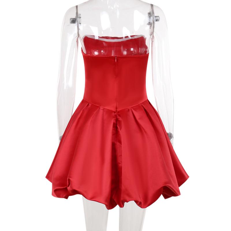 Vestido mini de tubo liso con espalda descubierta y fruncido con cremallera 