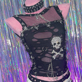 Top de cuello redondo de rejilla con apliques de calavera y cadena de metal con cuentas 