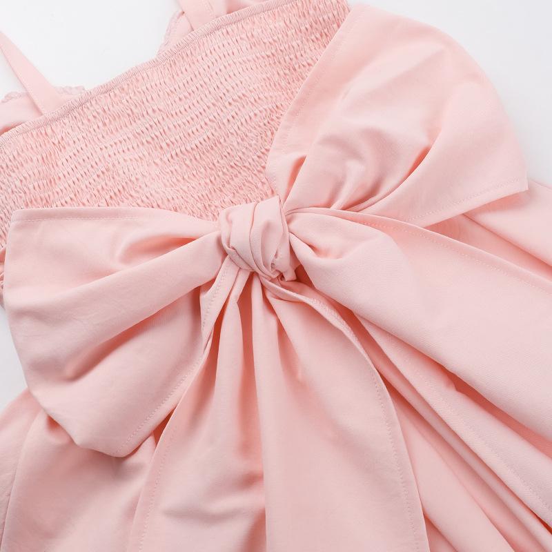 Vestido mini de tirantes finos con escote en V y fruncido fruncido 