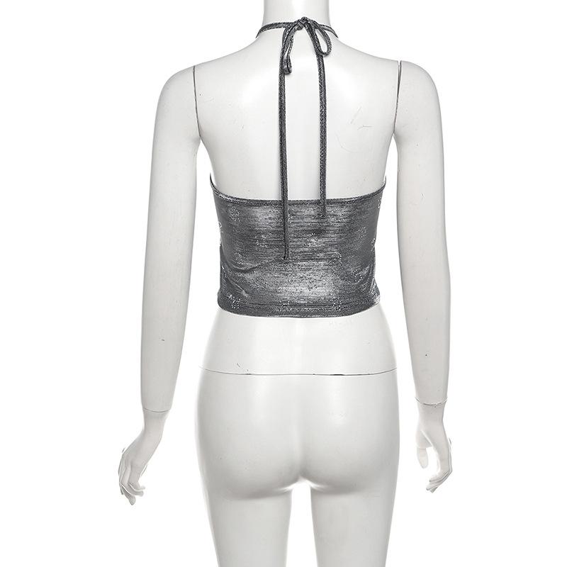 Top sin espalda con apliques florales y cuello halter con lazo 