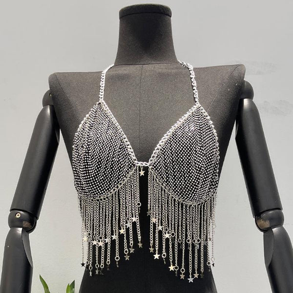 Top con borlas, cuello en V, cuentas y cadena de metal 