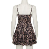 Vestido mini de tirantes con estampado de leopardo y dobladillo de encaje con escote en V 