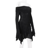 Mini-robe froncée à manches longues évasées et épaules dénudées 