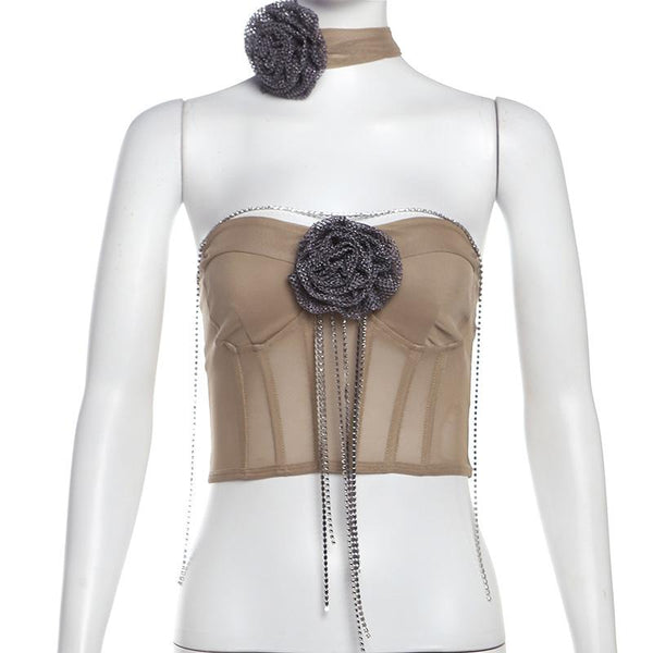 Haut tube en maille avec chaîne en métal perlé et appliques florales 