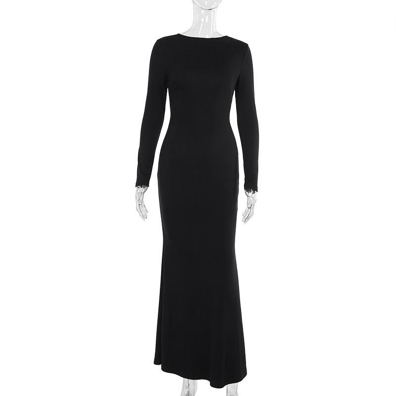 Vestido largo de cuello redondo con hebilla calada y manga larga 