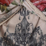 Top con estampado de flores anudado y dobladillo de encaje con hombros descubiertos 