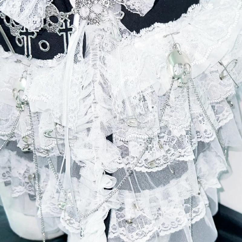 Conjunto de minifalda con lazo y apliques de calavera con dobladillo de encaje 