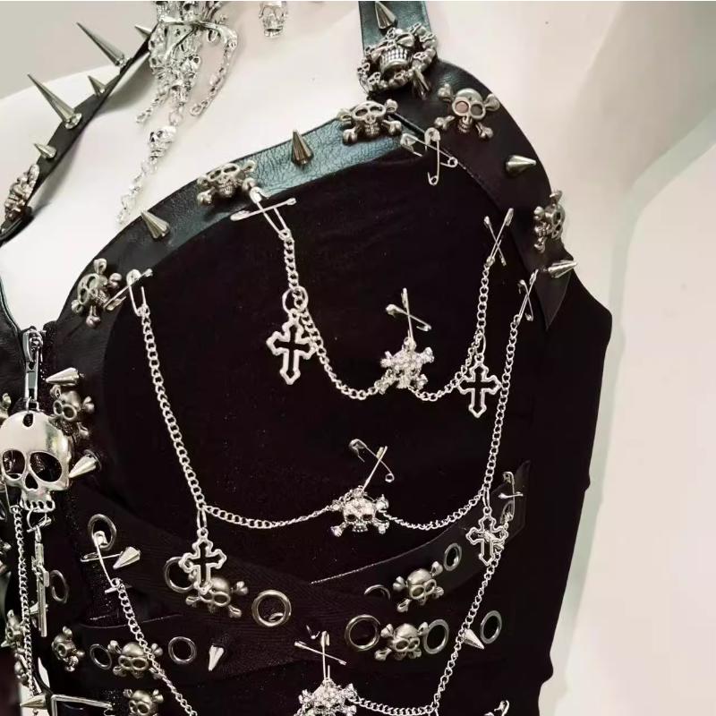 Metal chain o ring skull applique zip-up mini skirt set