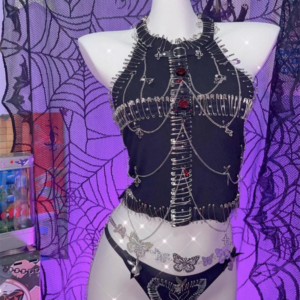 Top de cuello redondo calado con aplique de flor y broche de cadena de metal 