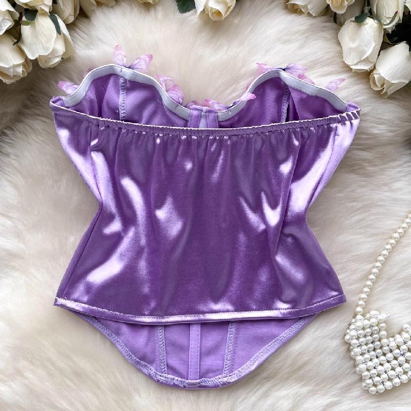 Top de tubo sin espalda con apliques de mariposa y cuello de corazón 