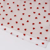 Top de tubo de malla con estampado de corazones y apliques de lazo 