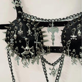 Top de tirantes con hebilla y aplique de calavera con remaches de cadena de metal 