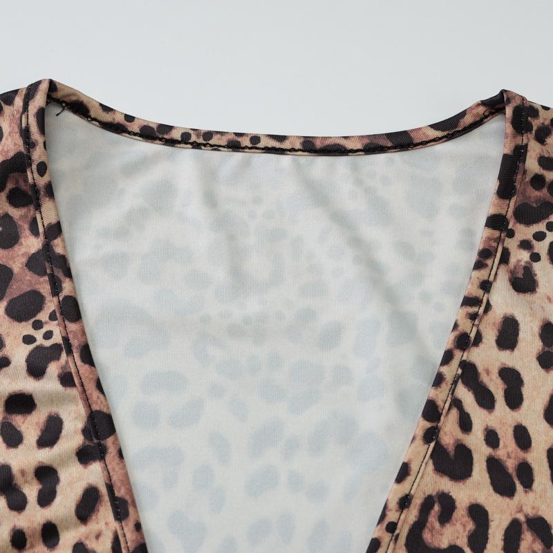 Body con botones, manga larga y escote en V profundo con estampado de leopardo 