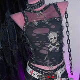 Top de cuello redondo de rejilla con apliques de calavera y cadena de metal con cuentas 