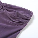 Vestido largo liso de malla fruncida con cuello de corazón 