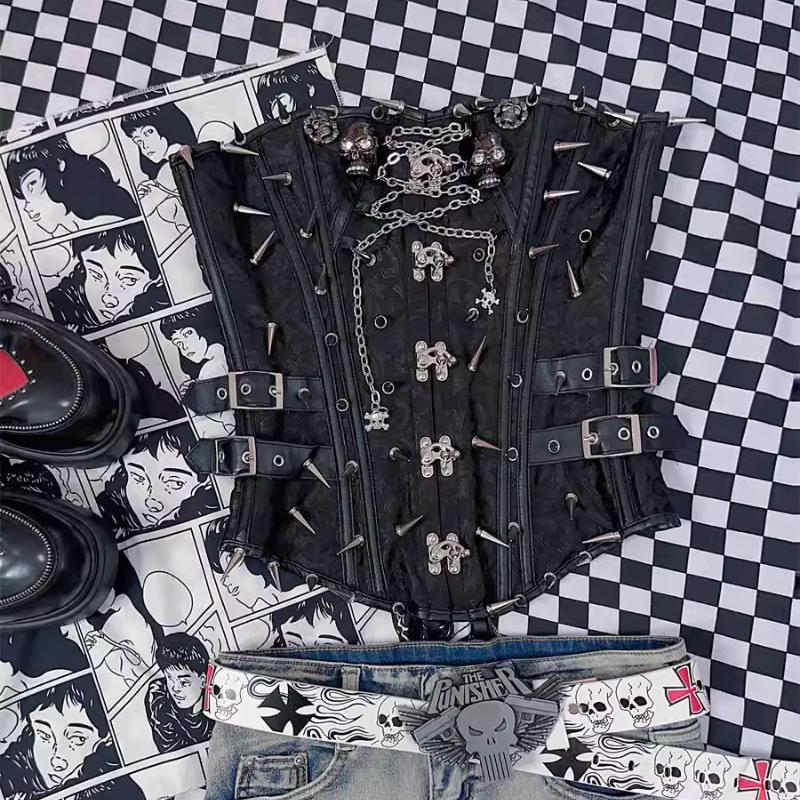 Top de tubo con cordones, hebilla y estampado de calavera con cadena de metal 