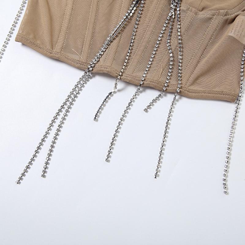 Top de tubo de malla con apliques de flores y cadena de metal con cuentas 