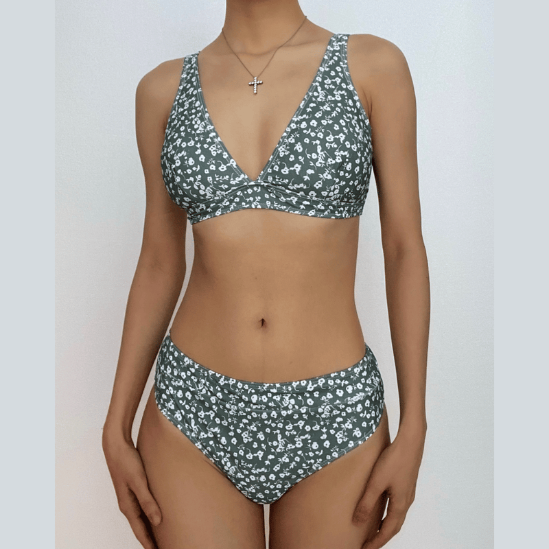 Maillot de bain bikini sans manches à col en V et motif floral 
