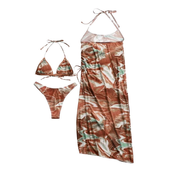 Traje de baño de tres piezas con falda midi con abertura en contraste y acolchado de malla halter ondulada 