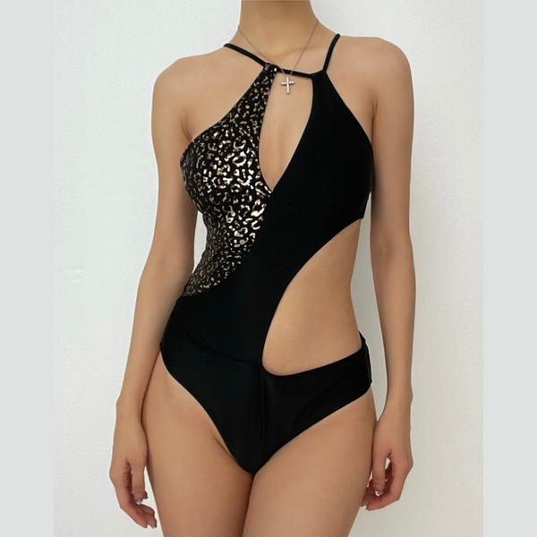 Traje de baño de una pieza irregular con estampado de leopardo y un hombro ahuecado 