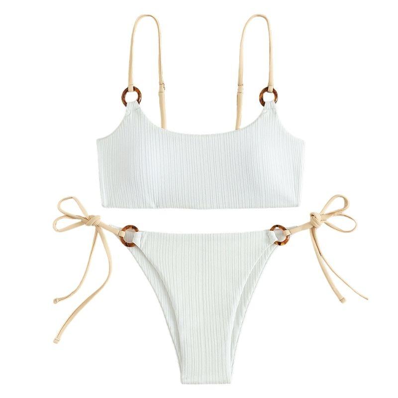 Traje de baño bikini con relleno y aro en forma de U con lazo en contraste 