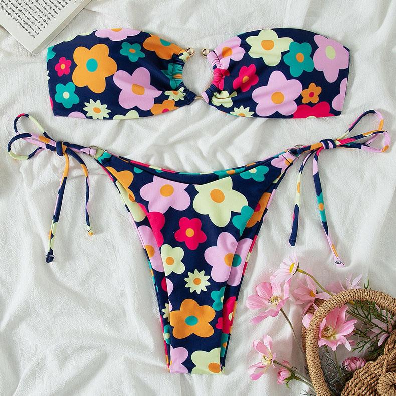 Maillot de bain bikini tube à nouer soi-même et motif floral 