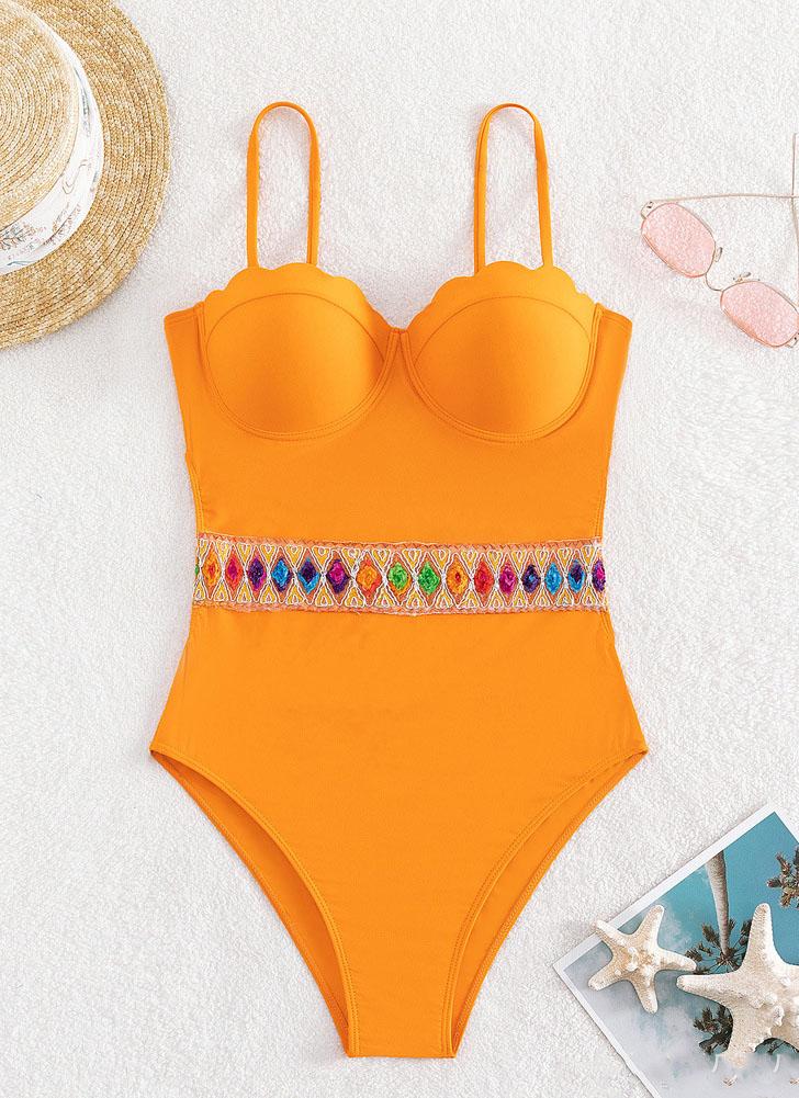 Maillot de bain une pièce à dos nu et patchwork contrasté 