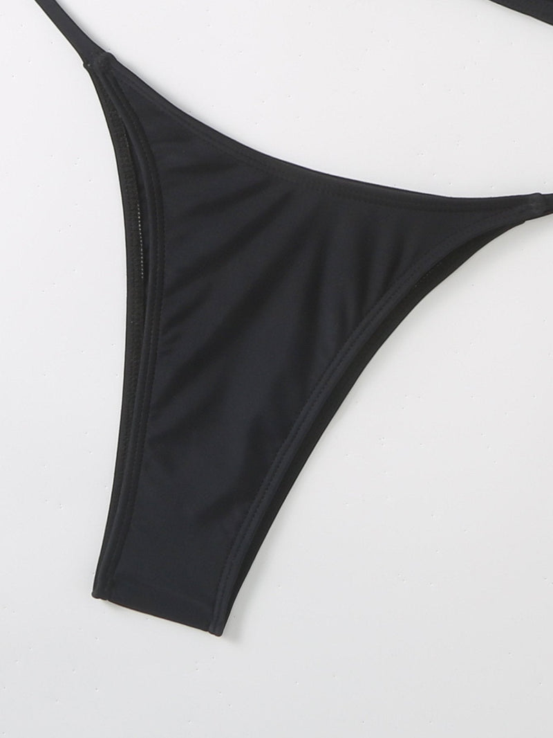 Traje de baño bikini liso con cuello halter y abertura de malla con lazo 