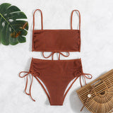 Traje de baño tipo bikini con cordón ajustable, sin espalda y con textura sólida 