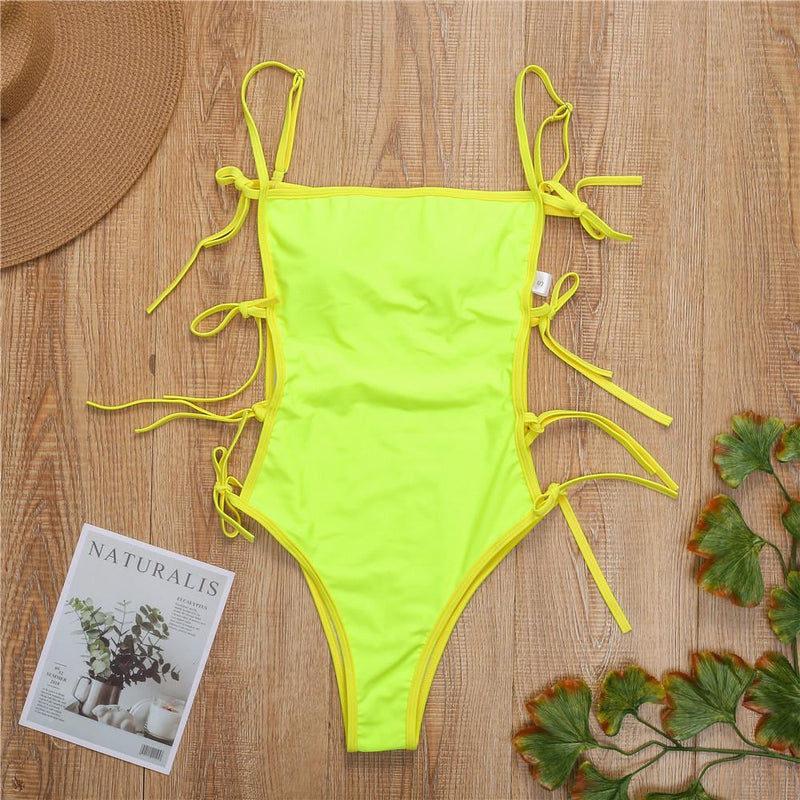 Maillot de bain une pièce à col carré et noué à l'épaule contrasté 