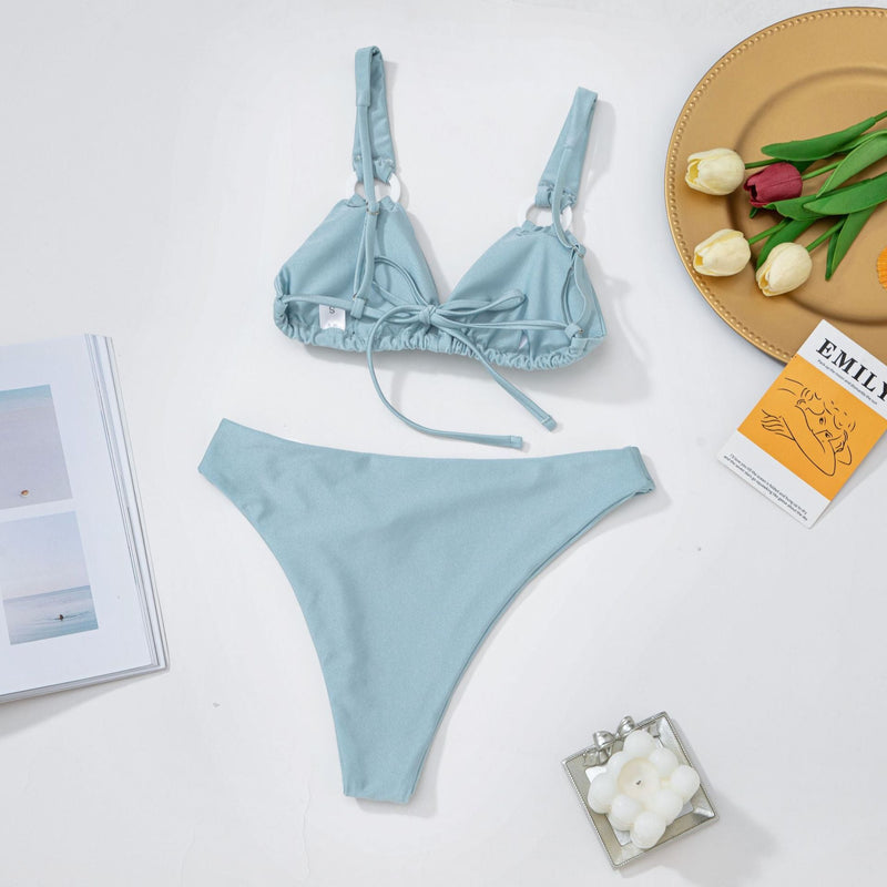 Maillot de bain bikini dos nu irrégulier froncé avec anneau en O solide 