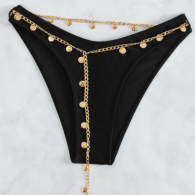 Traje de baño tipo bikini con escote en forma de corazón y relleno de cadena metálica 