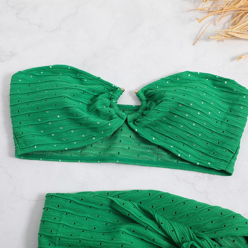 Traje de baño de tres piezas con textura sólida, sin espalda y con lazo 