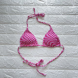 Traje de baño bikini sin espalda con contraste a cuadros y lazo tipo halter 