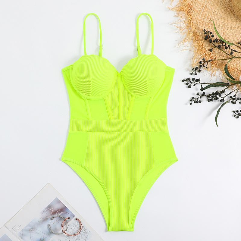 Traje de baño de una pieza con tirantes finos, acolchado y escote en forma de corazón 
