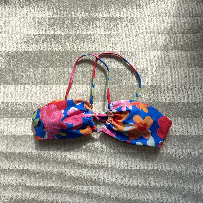 Maillot de bain bikini dos nu à motif floral contrasté croisé 