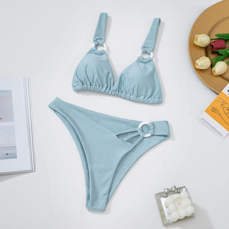 Maillot de bain bikini dos nu irrégulier froncé avec anneau en O solide 