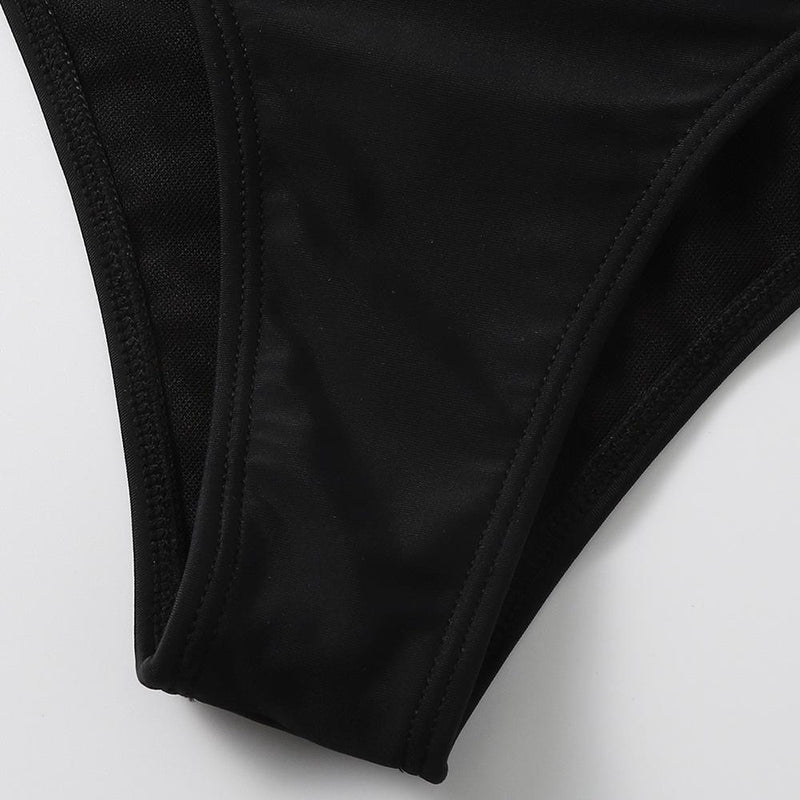 Maillot de bain bikini asymétrique à volants et découpes irrégulières et solides 