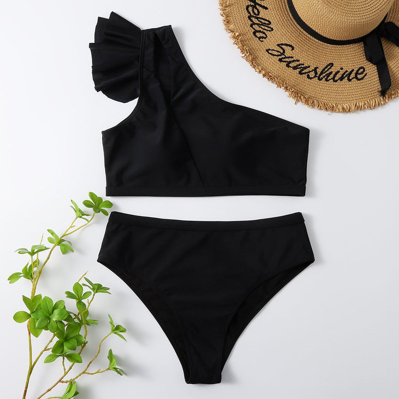 Maillot de bain bikini asymétrique à volants et découpes irrégulières et solides 